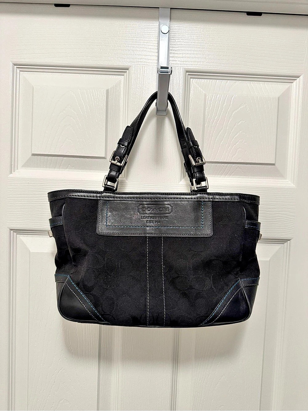 Coach Hamptons Signature Turnlock Tote Black